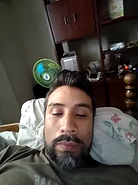 Snapshot of Mac50rus chatting on 09-11-25, 05:24 Mac50rus online show from 09-11-25, 05:24