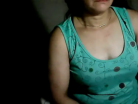 yoursPinayMama1682 online show from 09-23-25, 10:46