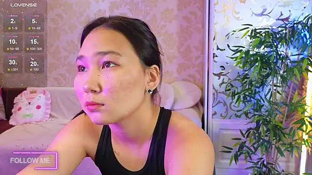 Snapshot of Yoon_Mi chatting on 09-15-25, 12:16 Yoon Mi online show from 09-15-25, 12:16