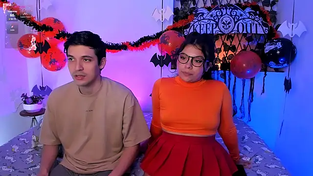 Snapshot of kylietimothee chatting on 10-25-25, 04:24 kylietimothee online show from 10-25-25, 04:24