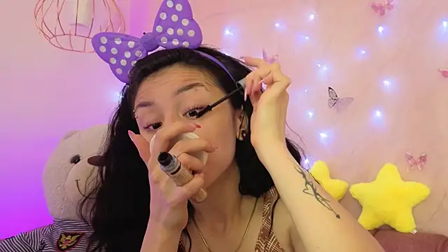 april bennett online show from 12-22-25, 12:57