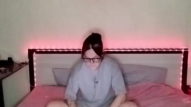 KittyJenny online show from 09-19-25, 03:02