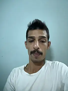 Snapshot of bisexevaa chatting on 09-19-25, 07:58 bisexevaa online show from 09-19-25, 07:58