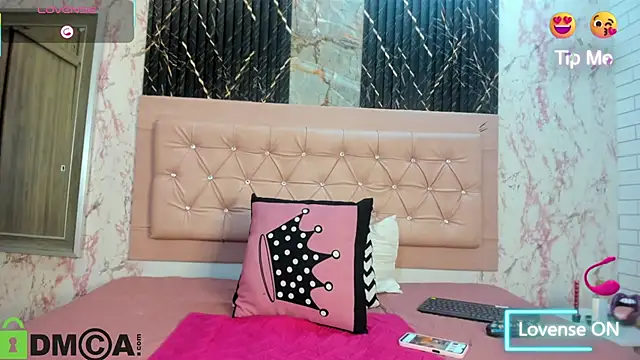 Caroline daring online show from 09-29-25, 12:21