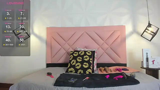 Caroline daring online show from 05-31-26, 11:50