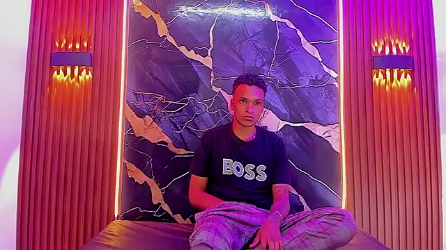 Dinasty Moon  online show from 10-25-25, 11:51