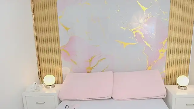 Snapshot of AlishaDixon chatting on 10-02-25, 11:50 AlishaDixon online show from 10-02-25, 11:50