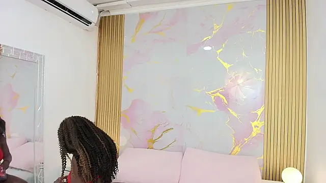 Snapshot of AlishaDixon chatting on 10-28-25, 11:47 AlishaDixon online show from 10-28-25, 11:47