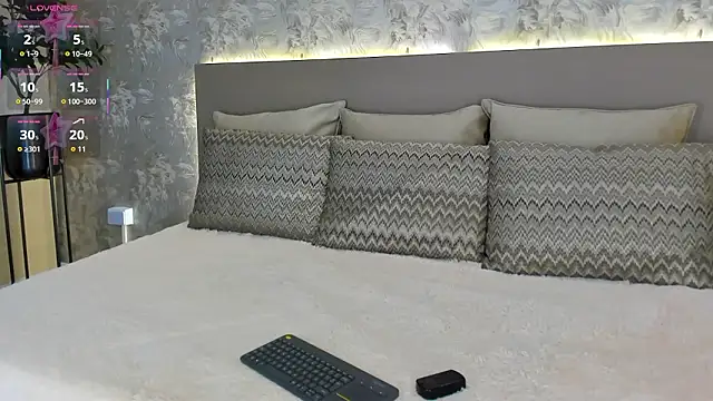 Snapshot of VictoriaShelby chatting on 03-09-26, 05:17 VictoriaShelby online show from 03-09-26, 05:17