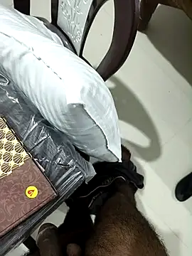 Chanderi19 online show from 09-23-25, 04:43