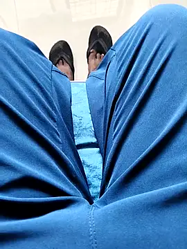 Chanderi19 online show from 10-01-25, 02:28