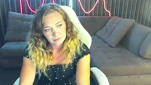DaisyBlueEyes online show from 09-10-25, 02:17
