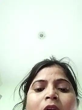 Hot-Pooja25 online show from 01-16-26, 03:21