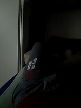 Snapshot of Enriquee147 chatting on 11-04-25, 01:59 Enriquee147 online show from 11-04-25, 01:59