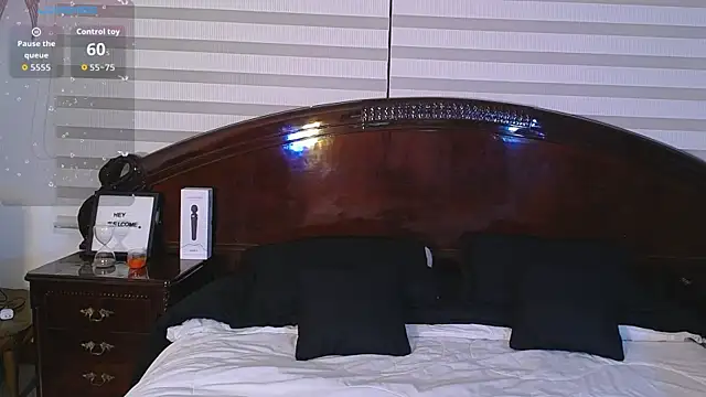 Snapshot of Lia_Teen chatting on 09-18-25, 02:02 Lia Teen online show from 09-18-25, 02:02