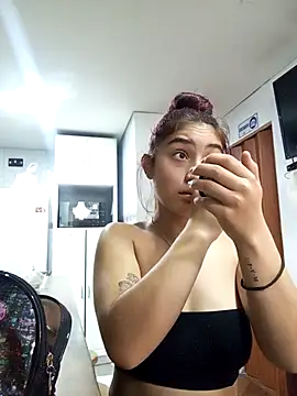 Lia Teen online show from 10-29-25, 07:48