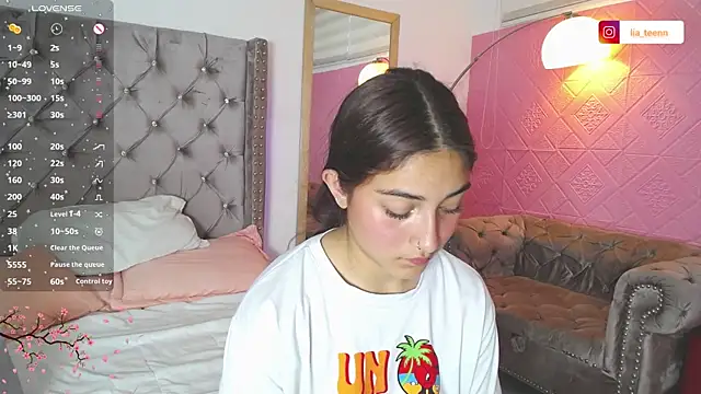 Lia Teen online show from 11-07-25, 08:20