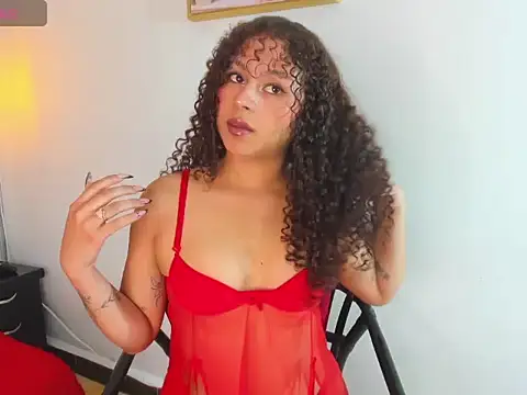 Snapshot of Sofiapassionne chatting on 02-13-26, 02:13 Sofiapassionne online show from 02-13-26, 02:13