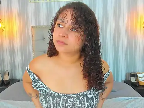 Snapshot of Sofiapassionne chatting on 02-24-26, 03:21 Sofiapassionne online show from 02-24-26, 03:21