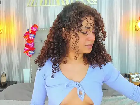 Snapshot of Sofiapassionne chatting on 02-27-26, 01:44 Sofiapassionne online show from 02-27-26, 01:44