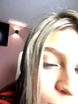 ZoeMiller Pink online show from 09-19-25, 04:14