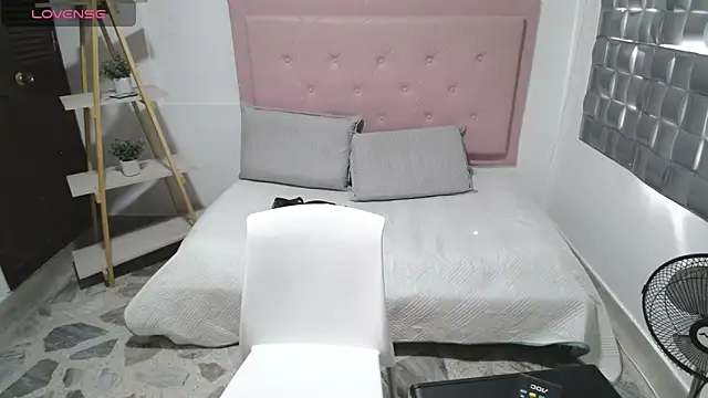 Dulce  Lovee online show from 11-09-25, 02:37