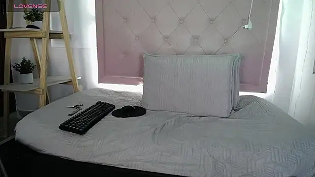 Dulce  Lovee online show from 01-17-26, 09:40