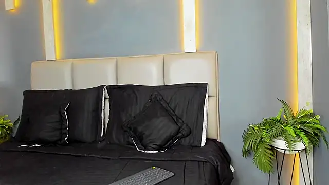 ChloeHansson online show from 09-12-25, 07:14