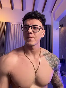 Snapshot of Thomas_Falcon chatting on 10-03-25, 01:13 Thomas Falcon online show from 10-03-25, 01:13