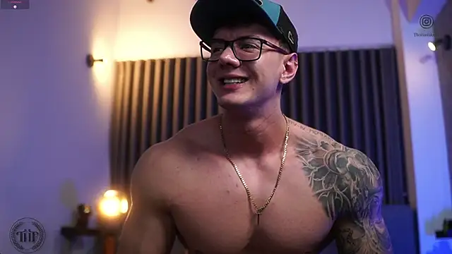 Snapshot of Thomas_Falcon chatting on 10-18-25, 01:52 Thomas Falcon online show from 10-18-25, 01:52