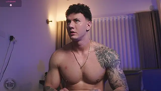 Snapshot of Thomas_Falcon chatting on 10-28-25, 10:23 Thomas Falcon online show from 10-28-25, 10:23