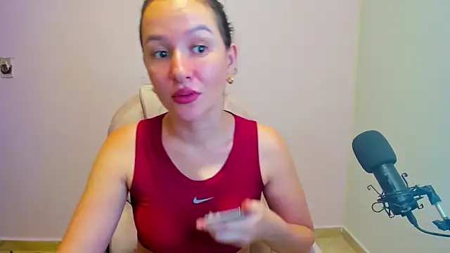 Snapshot of butterflyfree1 chatting on 10-04-25, 04:49 butterflyfree1 online show from 10-04-25, 04:49