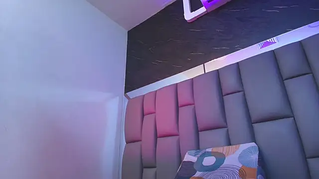 Snapshot of kissme_luna chatting on 09-30-25, 07:08 kissme luna online show from 09-30-25, 07:08