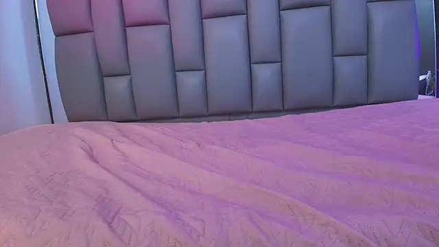 Snapshot of kissme_luna chatting on 10-04-25, 07:01 kissme luna online show from 10-04-25, 07:01