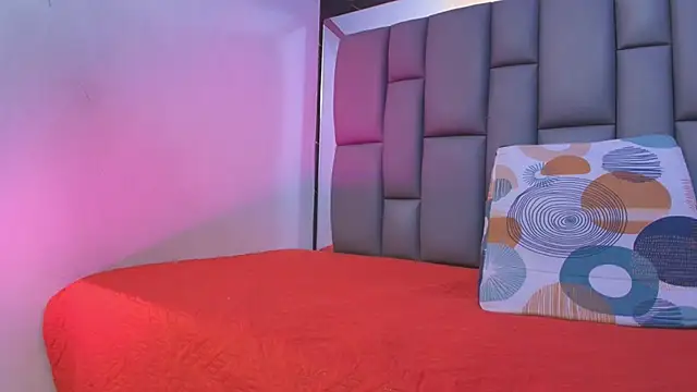 Snapshot of kissme_luna chatting on 10-14-25, 07:03 kissme luna online show from 10-14-25, 07:03