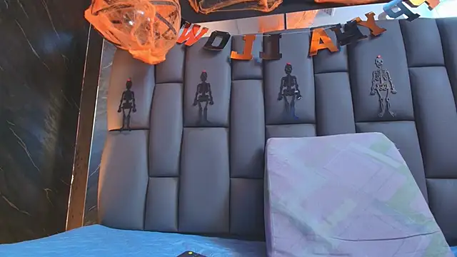 Snapshot of kissme_luna chatting on 10-20-25, 07:14 kissme luna online show from 10-20-25, 07:14