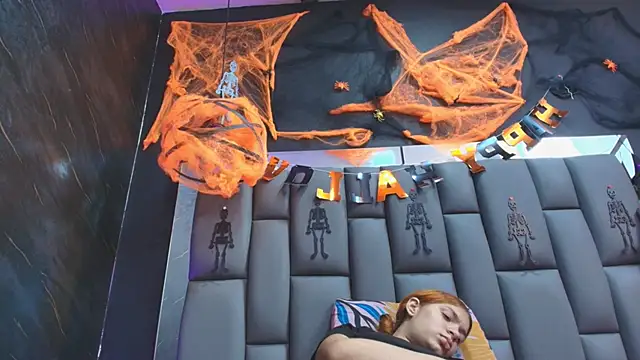 Snapshot of kissme_luna chatting on 10-30-25, 07:14 kissme luna online show from 10-30-25, 07:14