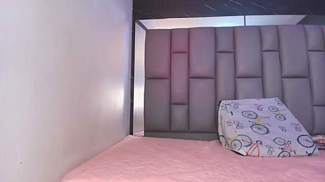 kissme luna online show from 11-18-25, 07:18