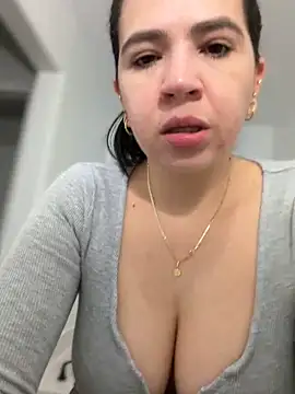 Snapshot of Gringo_XXX_Latina chatting on 04-08-26, 03:06 Gringo XXX Latina online show from 04-08-26, 03:06