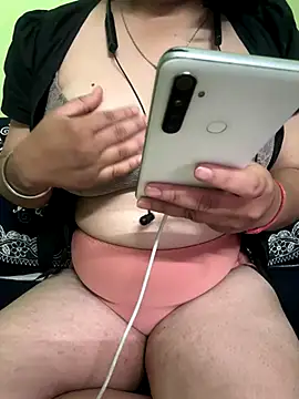 Snapshot of Monika_9Gupta070 chatting on 10-26-25, 06:47 Monika 9Gupta070 online show from 10-26-25, 06:47