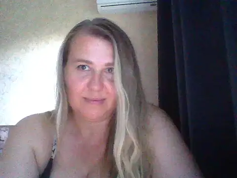 Snapshot of Solinaa chatting on 07-04-26, 04:35 Solinaa online show from 07-04-26, 04:35