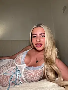 Snapshot of BlondeBetty chatting on 04-04-26, 05:21 BlondeBetty online show from 04-04-26, 05:21