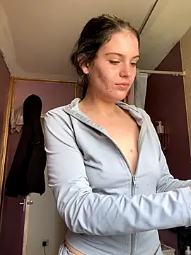 Camwithchlox online show from 09-23-25, 01:47