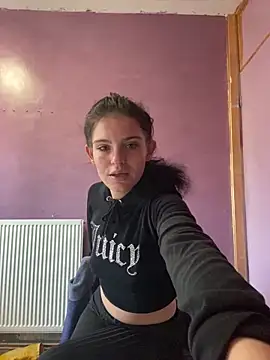 Camwithchlox online show from 09-30-25, 04:12