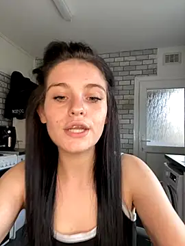 Camwithchlox online show from 10-16-25, 12:50