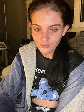 Camwithchlox online show from 10-22-25, 11:48