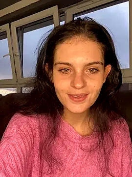 Camwithchlox online show from 10-24-25, 04:58