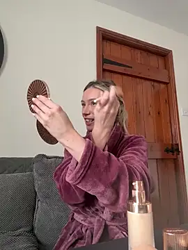 SexySaraxxoo online show from 02-24-26, 12:25