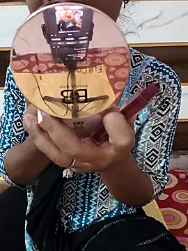 Itz Mayra  online show from 10-30-25, 06:04