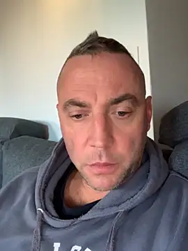 Snapshot of Marronglace1 chatting on 11-17-25, 07:25 Marronglace1 online show from 11-17-25, 07:25